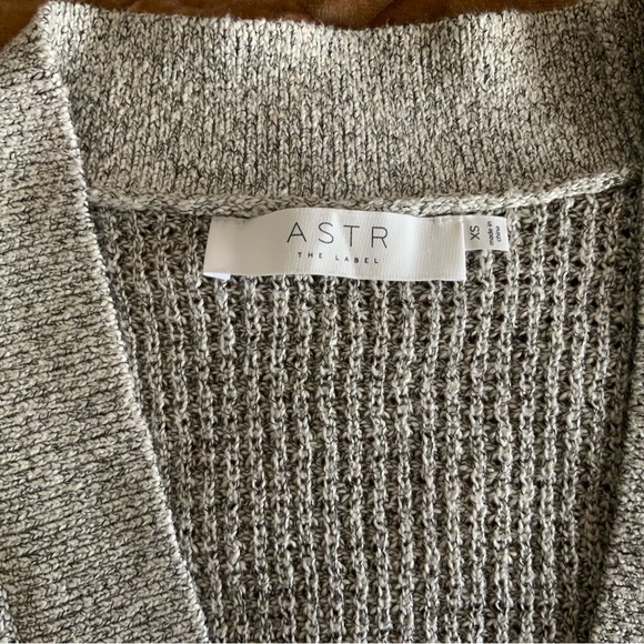 ASTR THE LABEL• The Stephanie Women’s Sweater Size XS - Picture 5 of 7